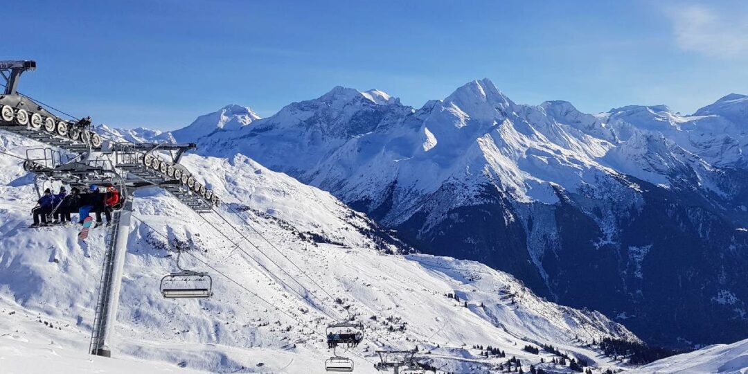 https://laplagne360.com/wp-content/uploads/2021/08/Guide-to-the-chairlifts-and-gondola-in-the-Champagny-sector-of-La-Plagne-1080x540.jpg