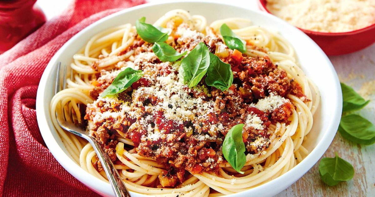 Tips-to-Cook-the-Perfect-Spaghetti-Bolognese-on-Your-La-Plagne-Holiday-1200x630.jpg