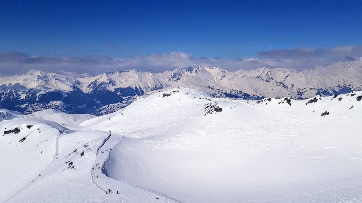 Does La Plagne have big queues and busy pistes in March