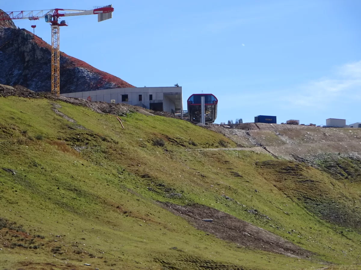 la-plagne-piste-guide-new-roche-de-mio-gondola-6