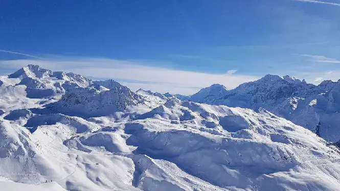 https://laplagne360.com/wp-content/uploads/2024/11/la-plagne-video-guides.webp
