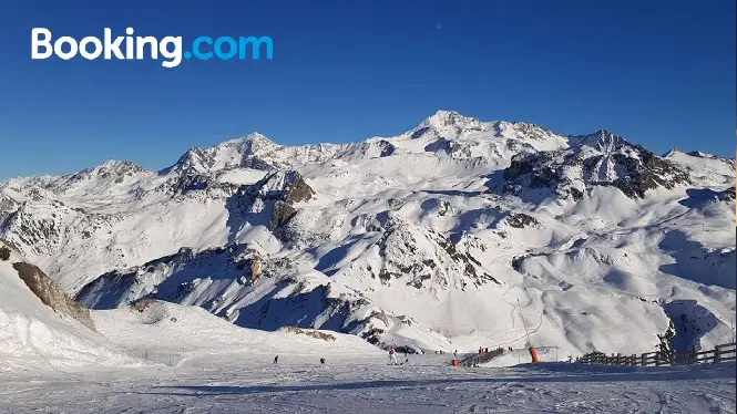https://laplagne360.com/wp-content/uploads/2024/12/La-plagne-ski-holiday-savings-booking-com.webp