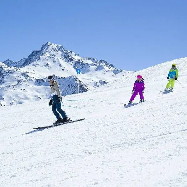 https://laplagne360.com/wp-content/uploads/2024/12/best-la-plagne-beginner-pistes.webp