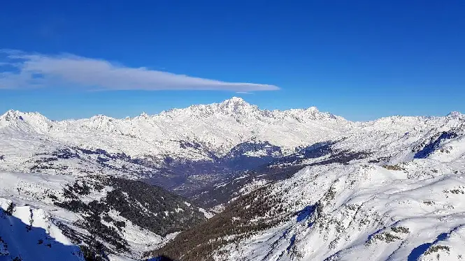 La Plagne guide to pistes, lifts, villages, apres ski and travel