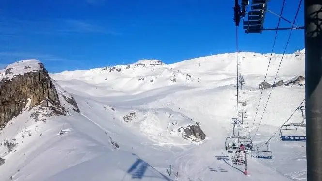 https://laplagne360.com/wp-content/uploads/2024/12/la-plagne-champagny-lift-guide.webp