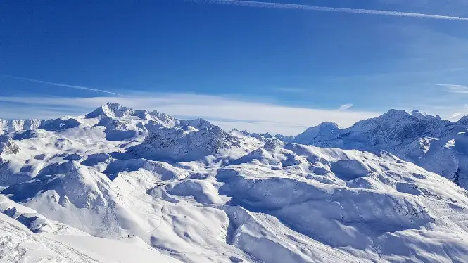 https://laplagne360.com/wp-content/uploads/2024/12/la-plagne-champagny-piste-guide.webp