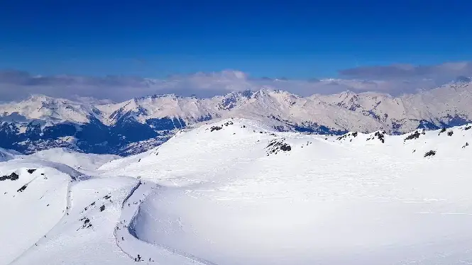 https://laplagne360.com/wp-content/uploads/2024/12/la-plagne-glacier-lift-guide.webp
