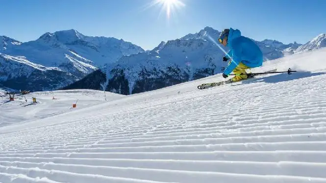 https://laplagne360.com/wp-content/uploads/2024/12/la-plagne-great-advanced-pistes.webp