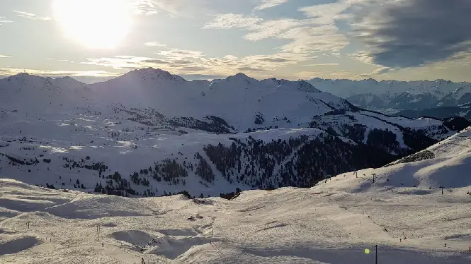 https://laplagne360.com/wp-content/uploads/2024/12/la-plagne-longest-combined-routes.webp