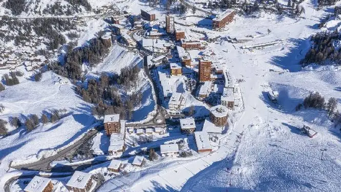https://laplagne360.com/wp-content/uploads/2024/12/la-plagne-plagne-centre-guide.webp