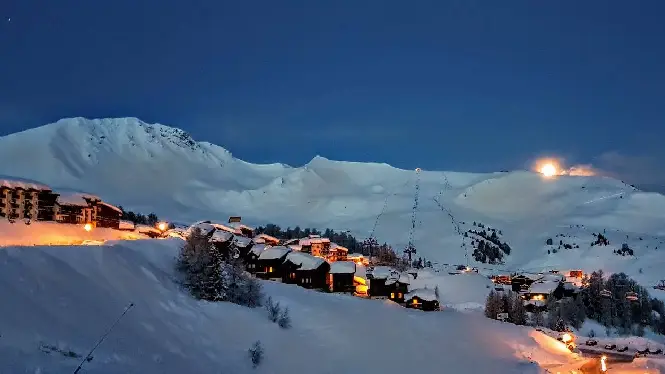 https://laplagne360.com/wp-content/uploads/2024/12/la-plagne-resorts-guide-plagne-villages.webp