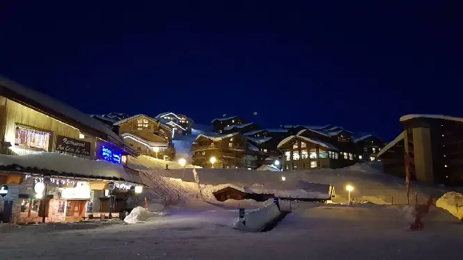 https://laplagne360.com/wp-content/uploads/2024/12/la-plagne-village-guide-plagne-soleil.webp