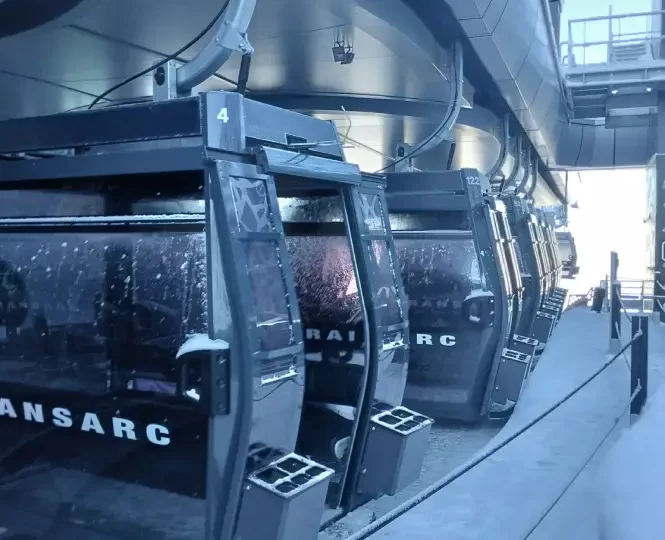 https://laplagne360.com/wp-content/uploads/2025/01/les-arcs-transarcs-10-665x540.webp