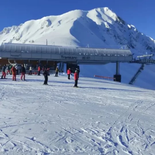https://laplagne360.com/wp-content/uploads/2025/01/les-arcs-transarcs-15-540x540.webp