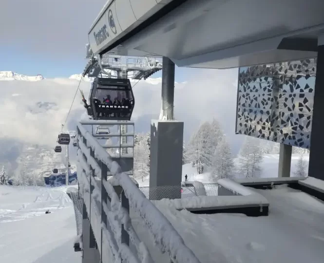 https://laplagne360.com/wp-content/uploads/2025/01/les-arcs-transarcs-8-665x540.webp