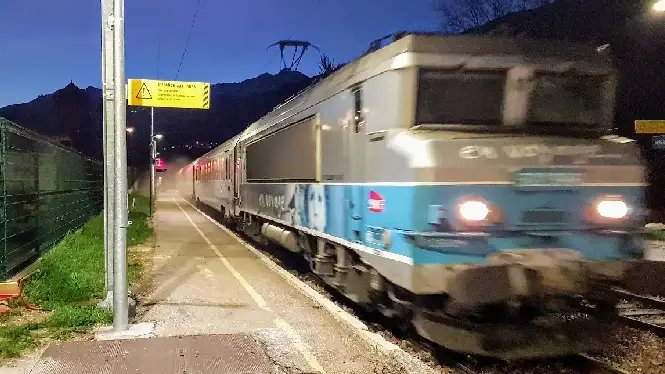 https://laplagne360.com/wp-content/uploads/2026/01/guide-to-taking-the-plane-to-la-plagne.webp