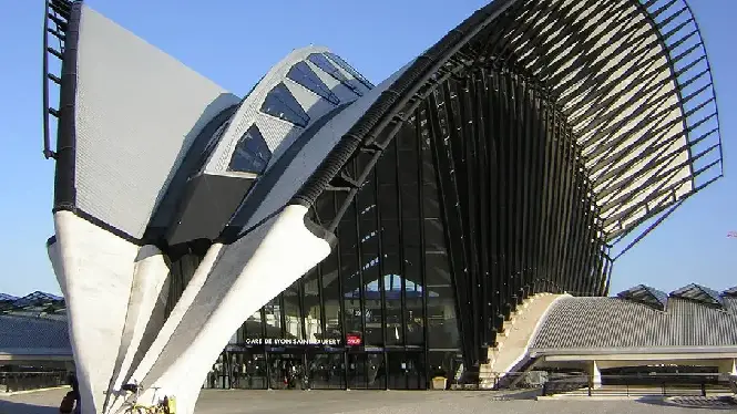 https://laplagne360.com/wp-content/uploads/2026/01/lyon-to-la-plagne-transport-guide.webp
