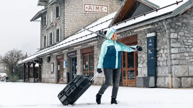 https://laplagne360.com/wp-content/uploads/2026/01/valley-buses-to-la-plagne.webp