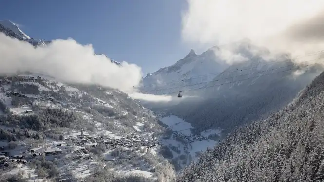 Vanoise Express cable car crossing from La Plagne to Les Arcs
