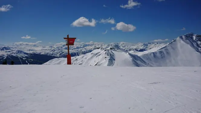 Are La Plagne pistes good for skiing? Image of the Carina piste above Plagne Centre