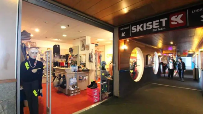 SkiSet ski and snowboard hire in La Plagne