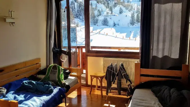 Ski season apartment in France