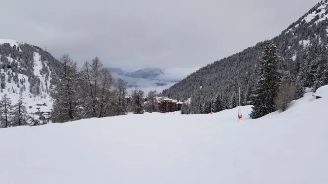 View of Plagne Bellecôte with great snow cover from the Arpette piste 